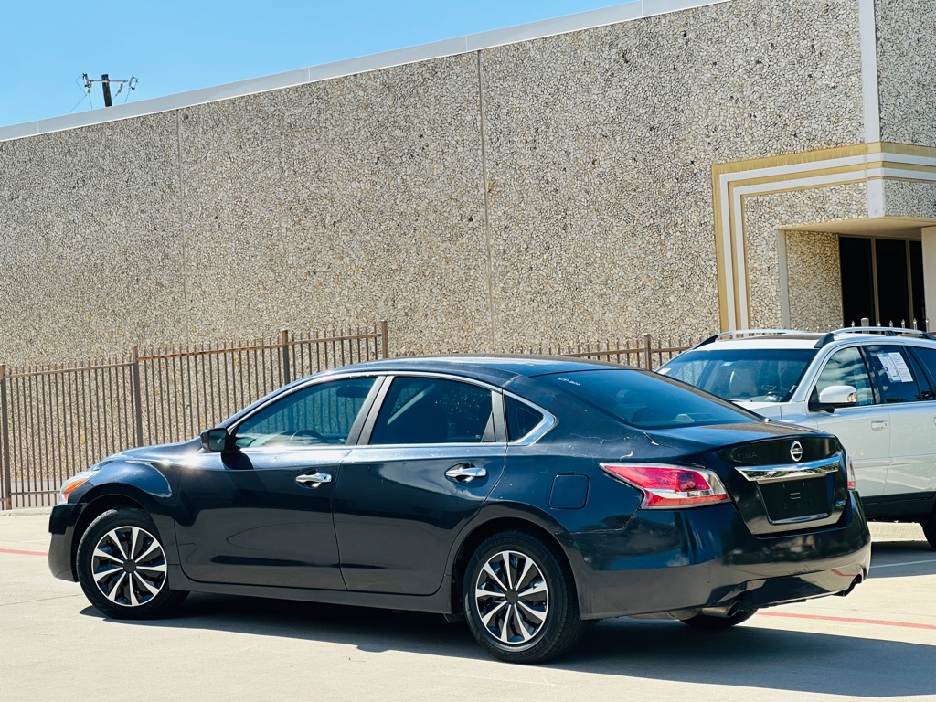 Photo 6 of this NISSAN ALTIMA