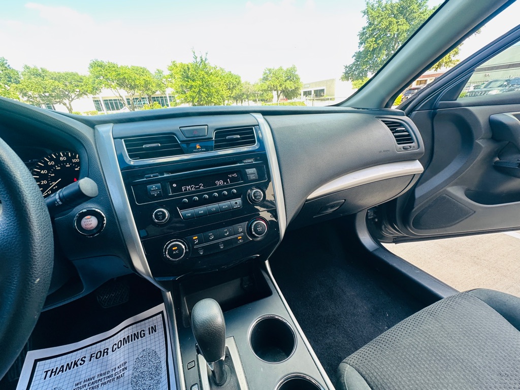 Photo 14 of this NISSAN ALTIMA