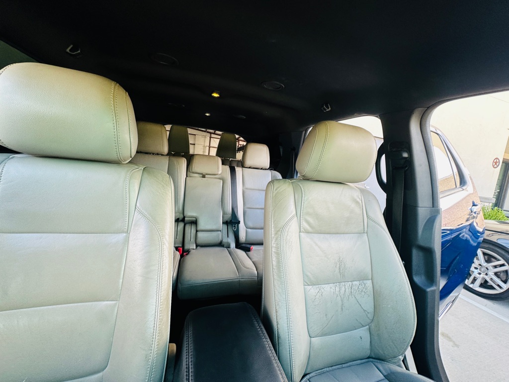 Photo 26 of this FORD EXPLORER