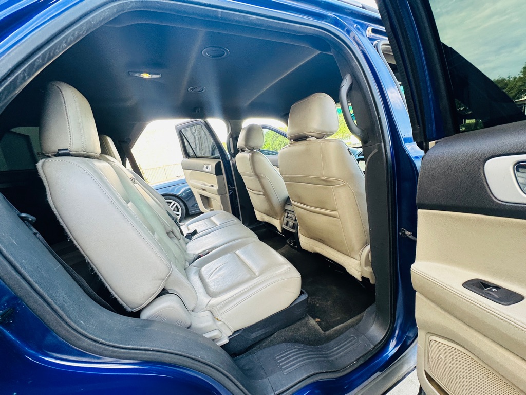 Photo 21 of this FORD EXPLORER