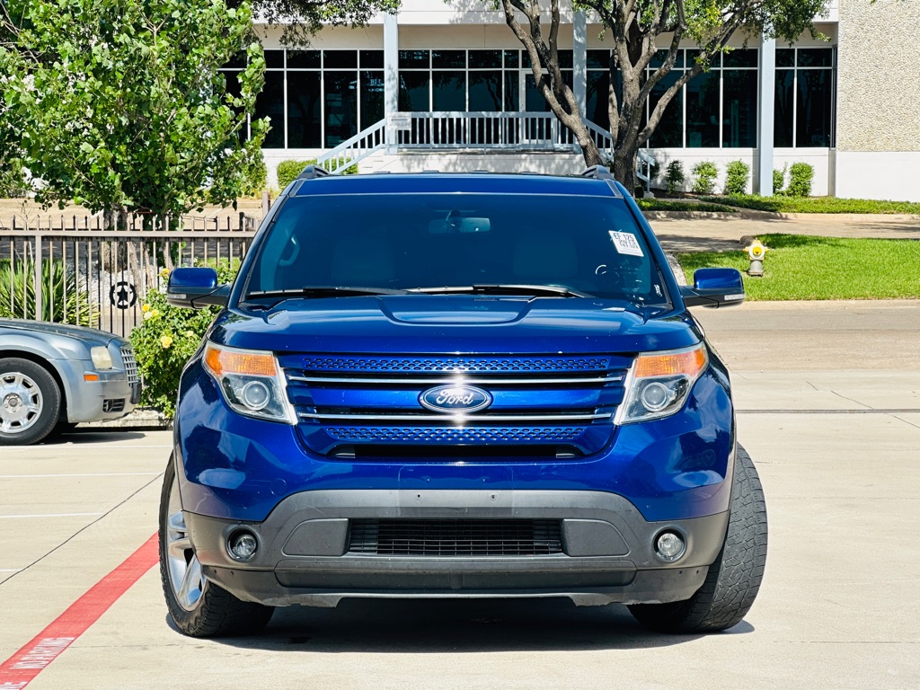 Photo 2 of this FORD EXPLORER