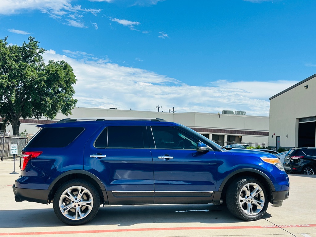 Photo 11 of this FORD EXPLORER