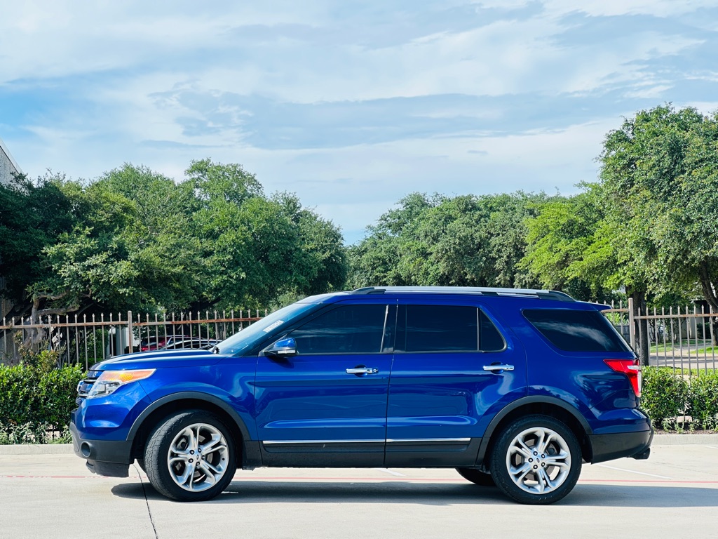 Photo 4 of this FORD EXPLORER