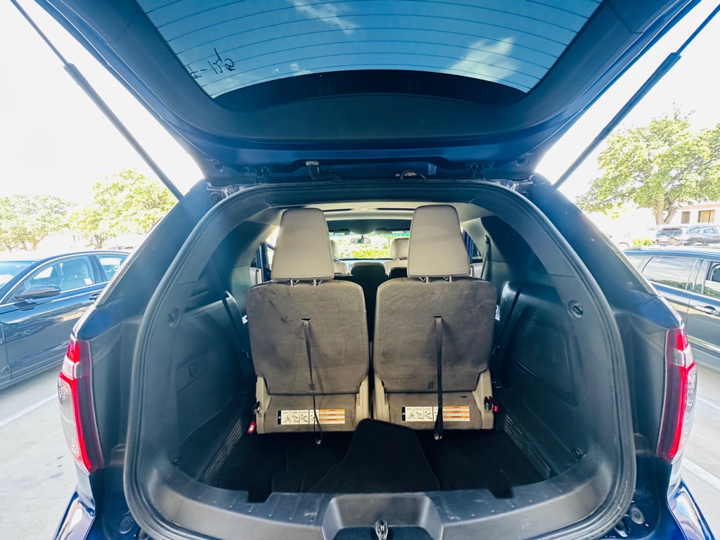 Photo 19 of this FORD EXPLORER