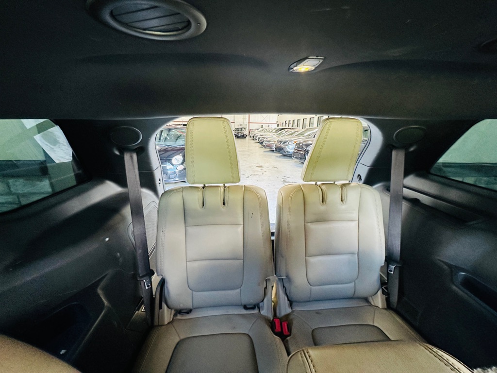 Photo 23 of this FORD EXPLORER