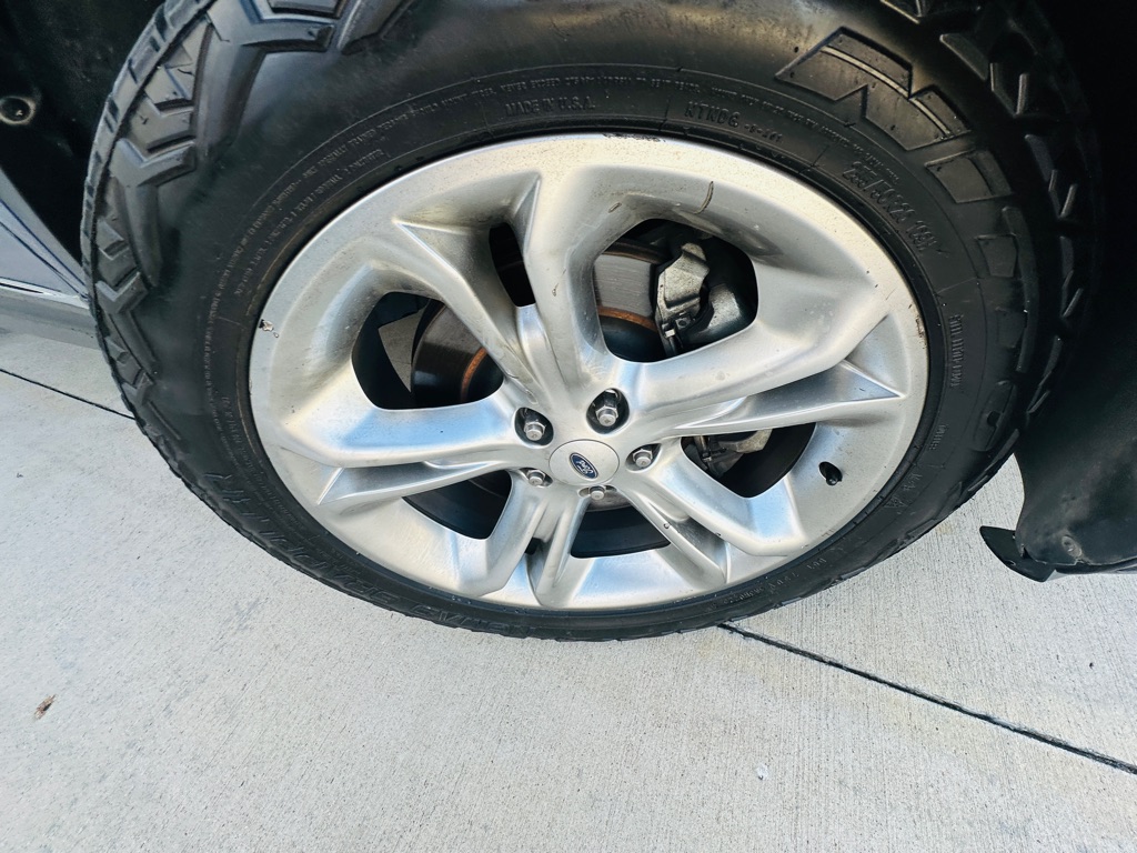 Photo 33 of this FORD EXPLORER