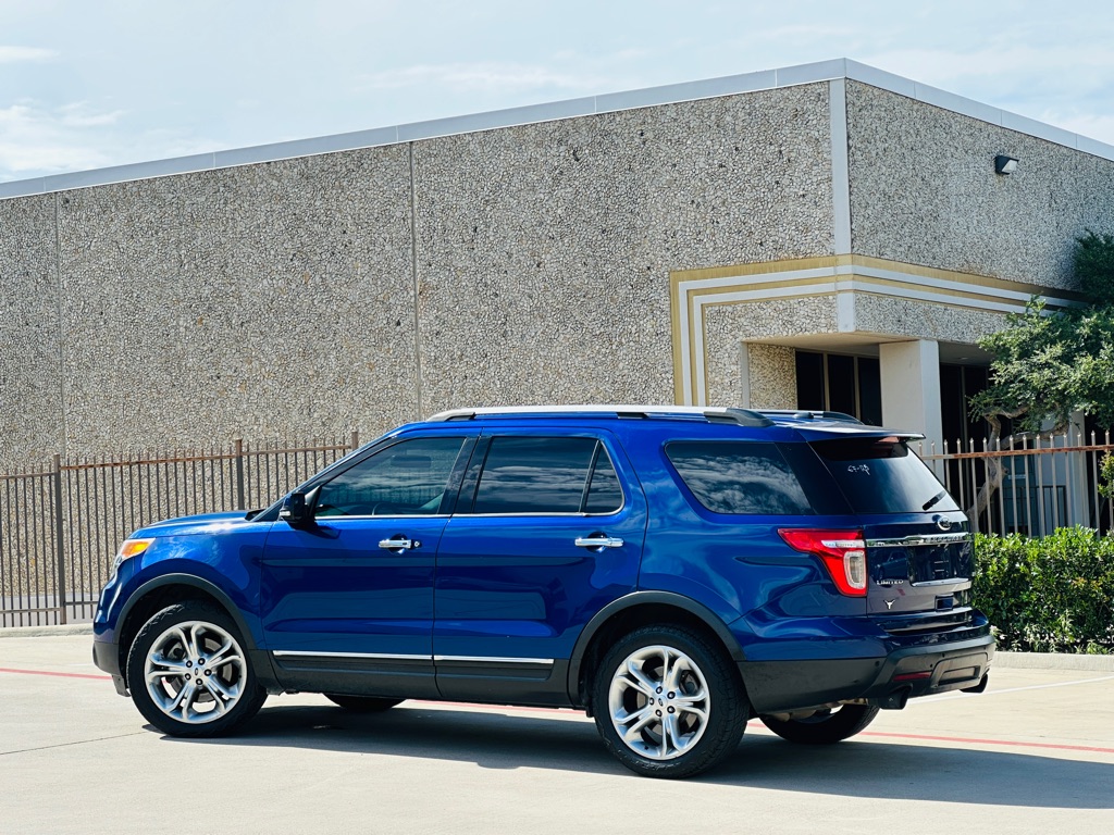 Photo 6 of this FORD EXPLORER