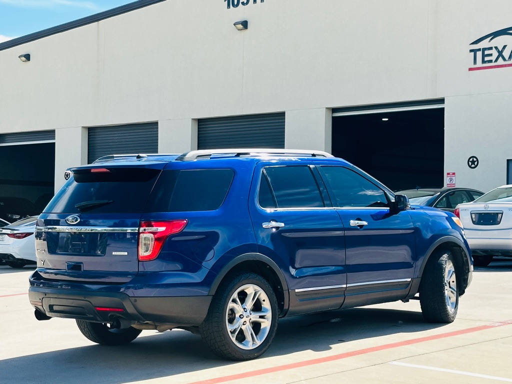 Photo 10 of this FORD EXPLORER