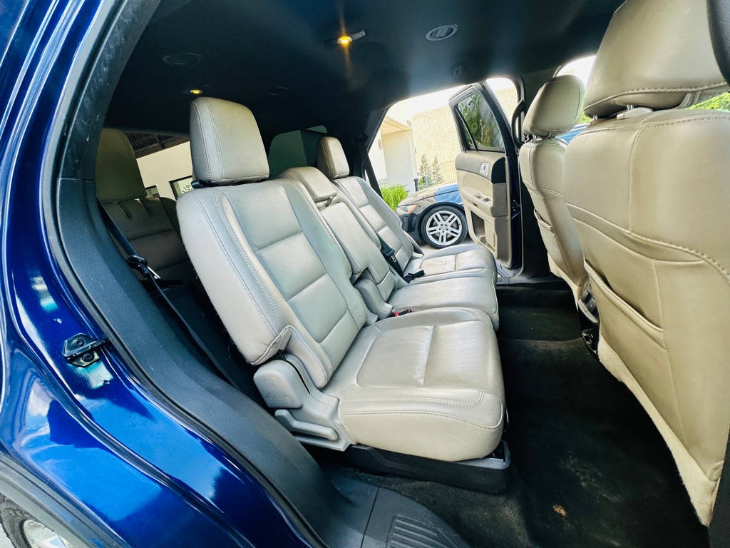 Photo 22 of this FORD EXPLORER