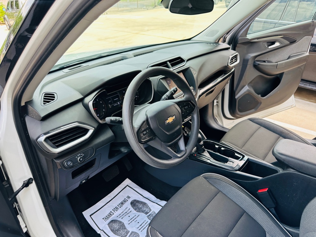 Photo 16 of this CHEVROLET TRAILBLAZER
