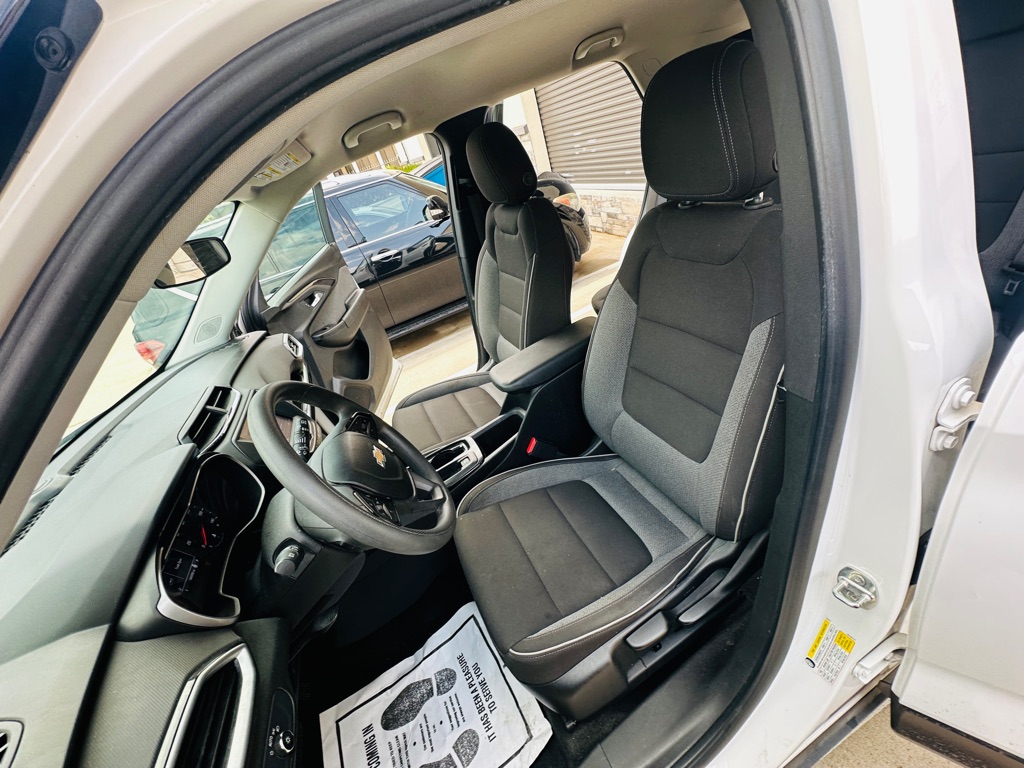 Photo 17 of this CHEVROLET TRAILBLAZER
