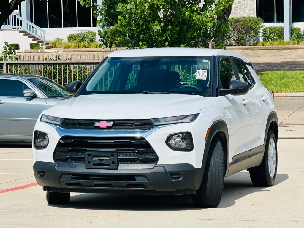 Photo 3 of this CHEVROLET TRAILBLAZER