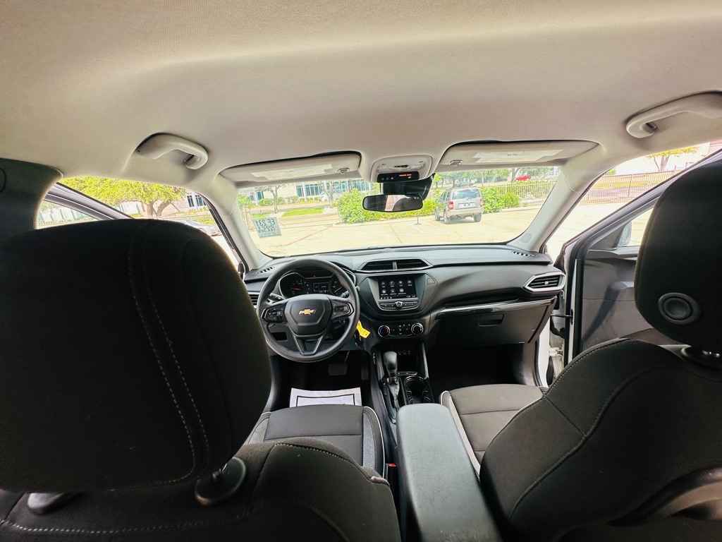 Photo 22 of this CHEVROLET TRAILBLAZER