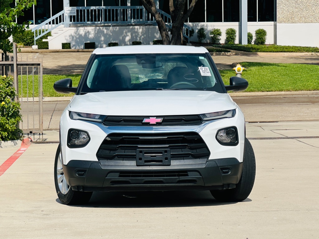 Photo 2 of this CHEVROLET TRAILBLAZER
