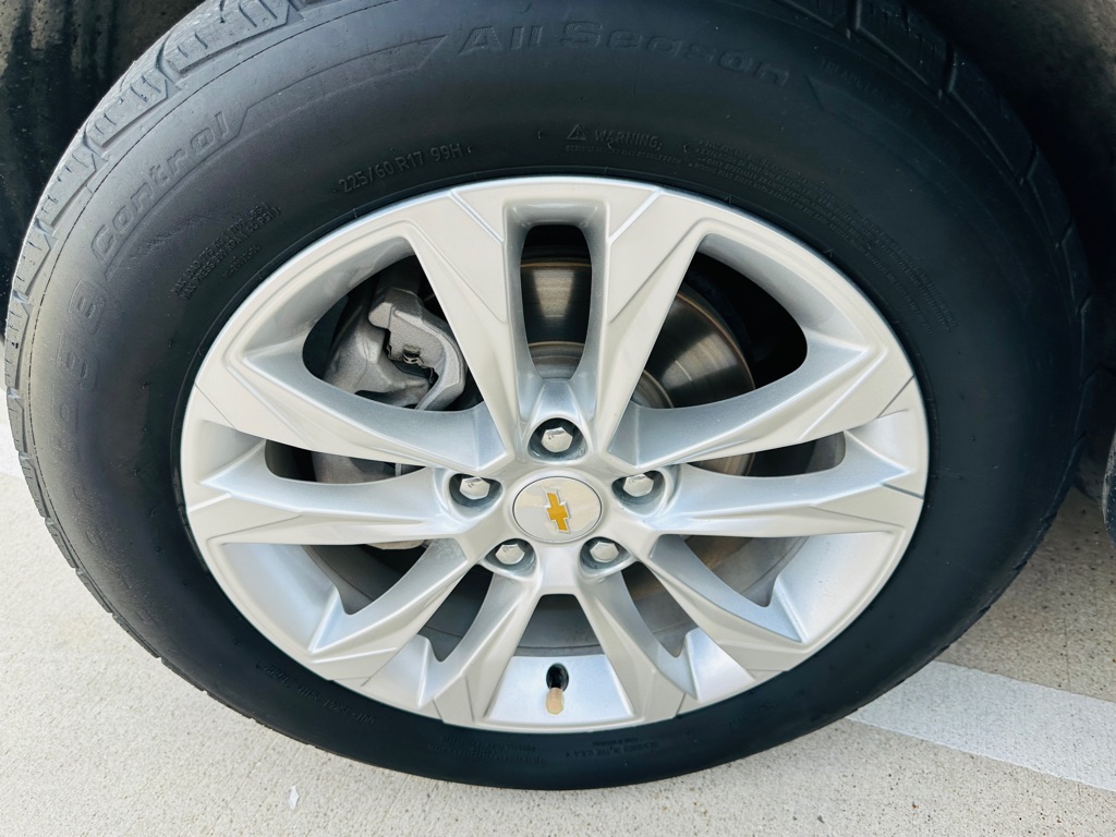 Photo 32 of this CHEVROLET TRAILBLAZER