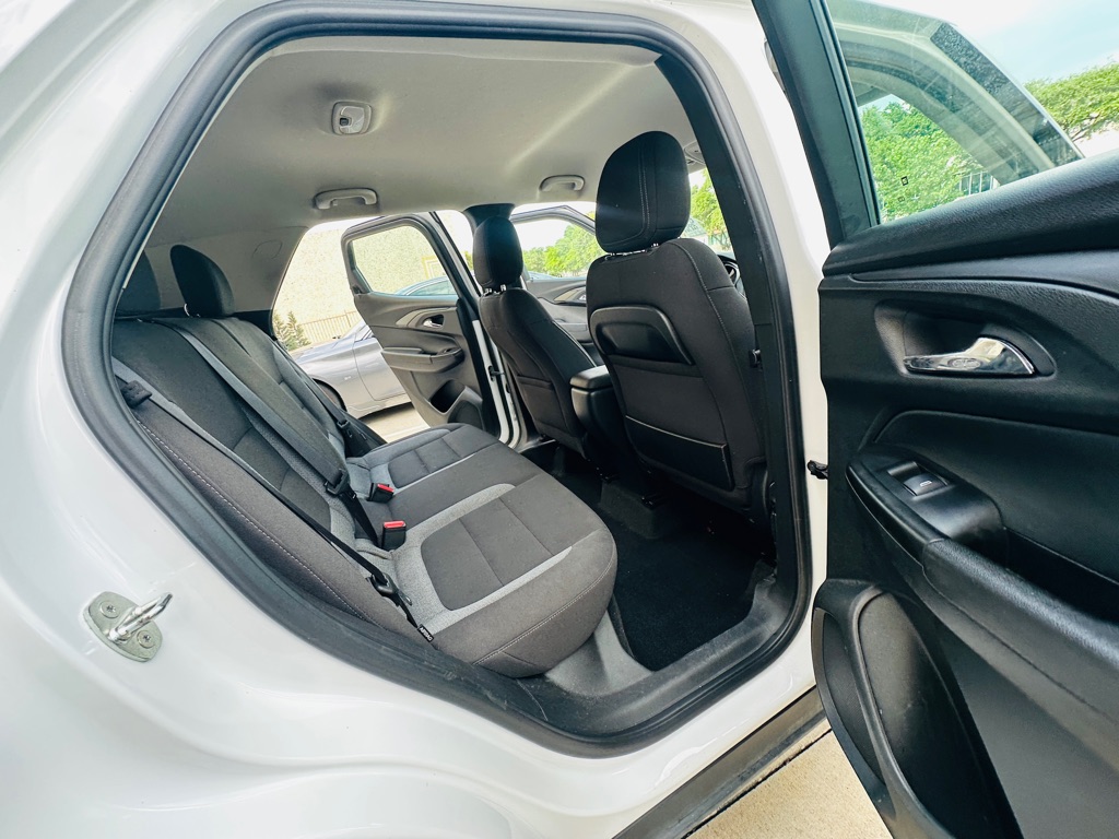 Photo 24 of this CHEVROLET TRAILBLAZER
