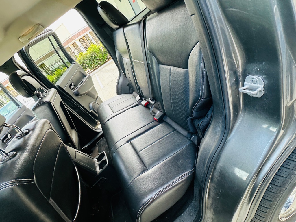 Photo 18 of this JEEP LIBERTY
