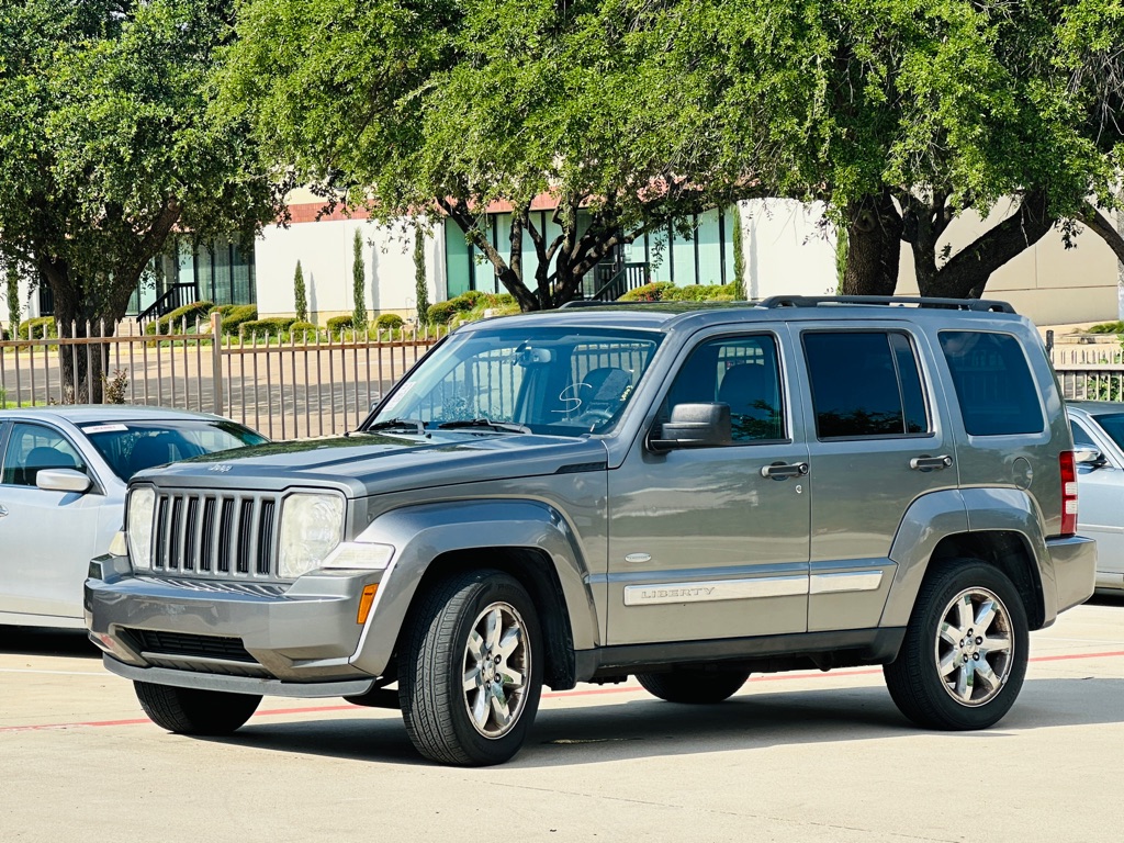 Photo 4 of this JEEP LIBERTY