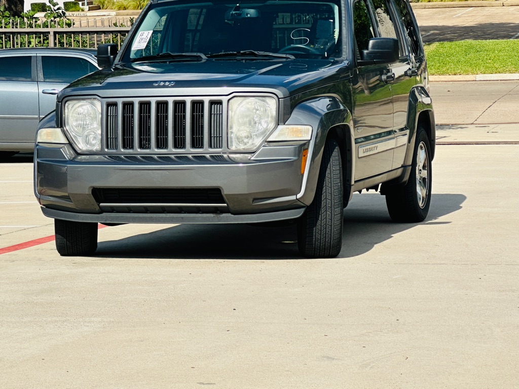 Photo 3 of this JEEP LIBERTY