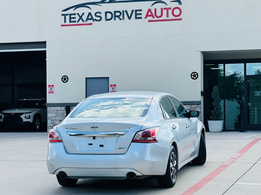 Photo 8 of this NISSAN ALTIMA