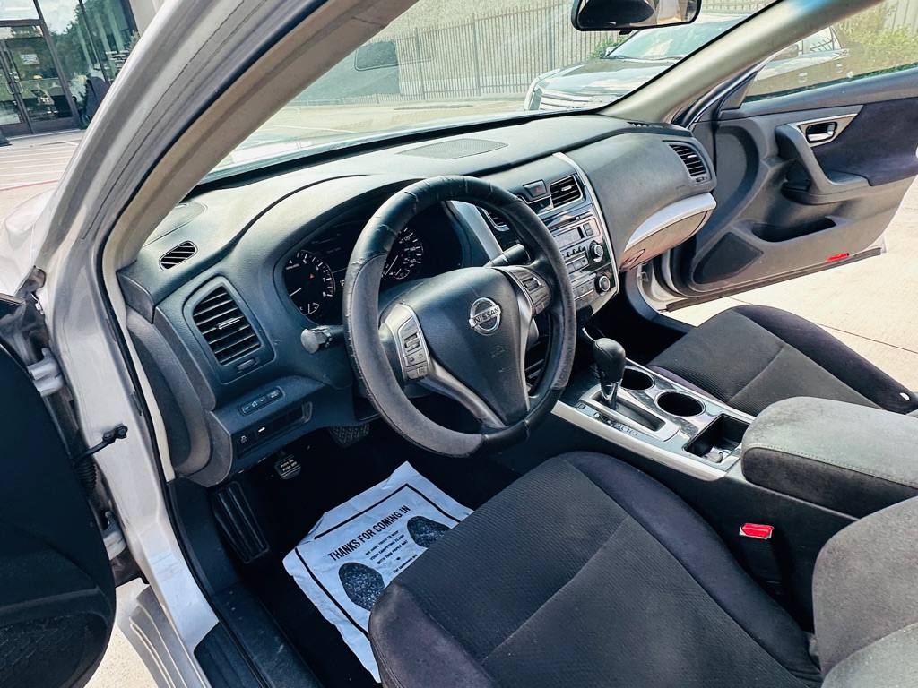Photo 12 of this NISSAN ALTIMA