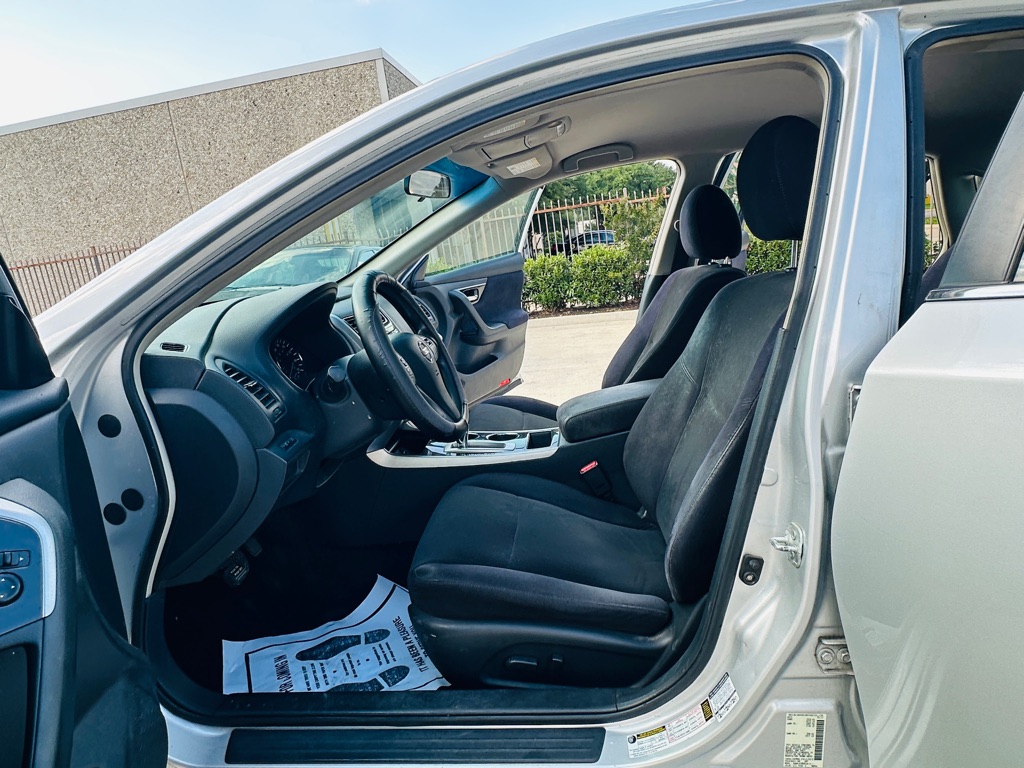 Photo 11 of this NISSAN ALTIMA