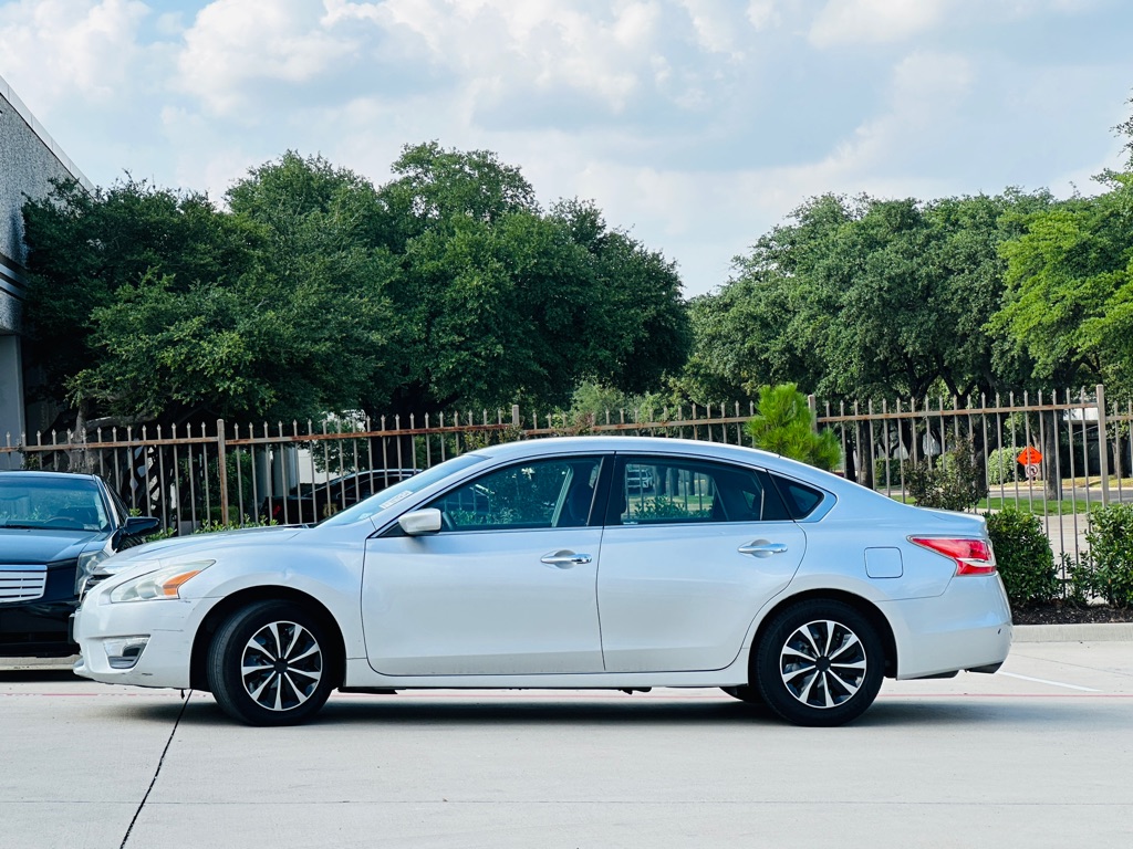 Photo 5 of this NISSAN ALTIMA