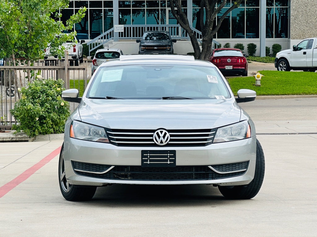 Photo 2 of this VOLKSWAGEN PASSAT