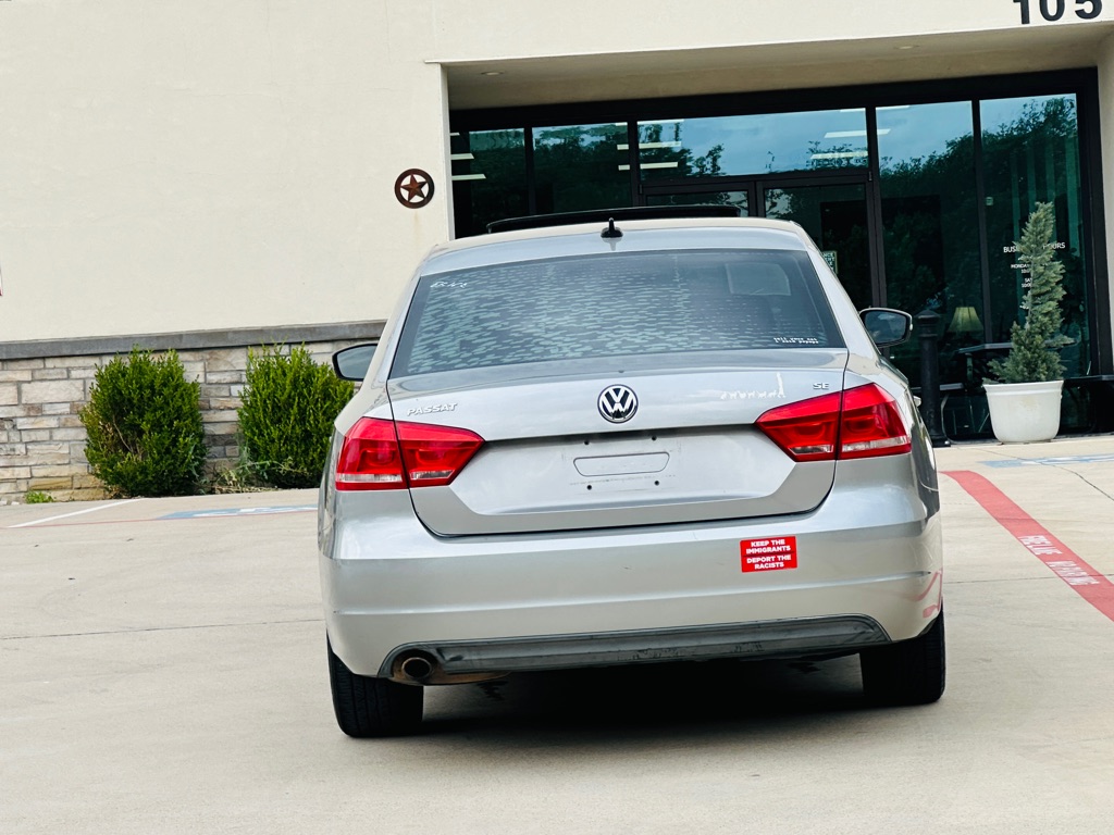 Photo 8 of this VOLKSWAGEN PASSAT