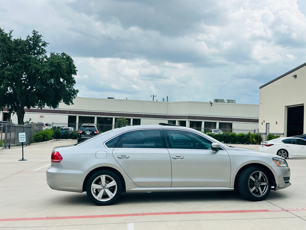 Photo 12 of this VOLKSWAGEN PASSAT