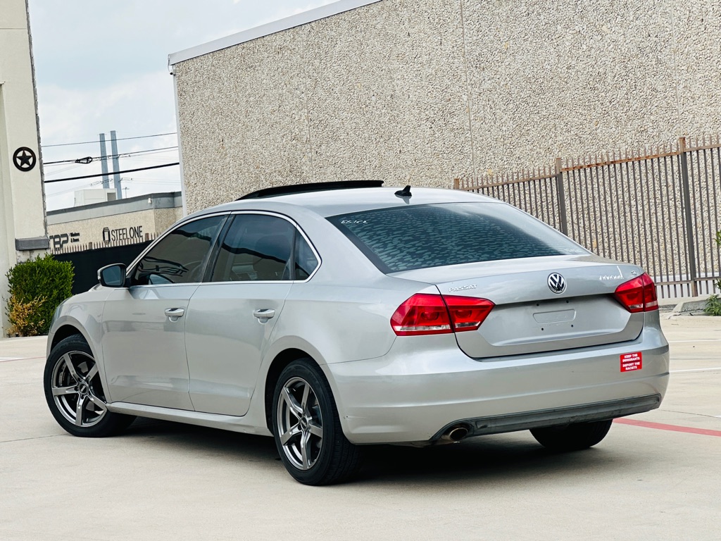 Photo 7 of this VOLKSWAGEN PASSAT