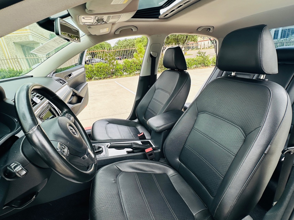 Photo 16 of this VOLKSWAGEN PASSAT