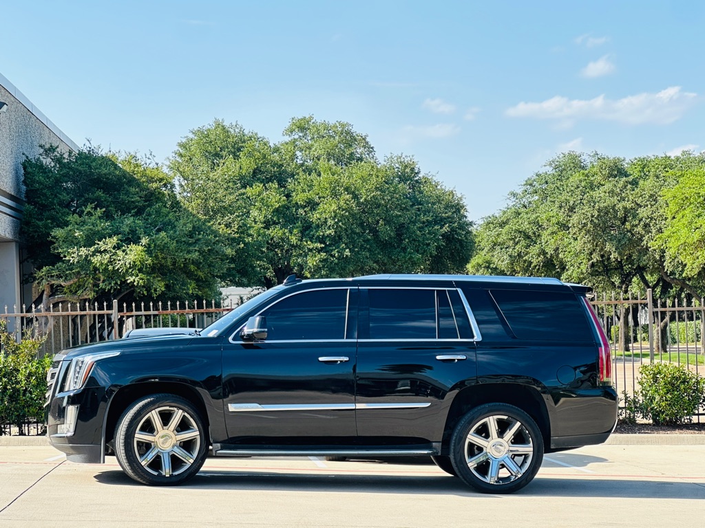 Photo 5 of this CADILLAC ESCALADE