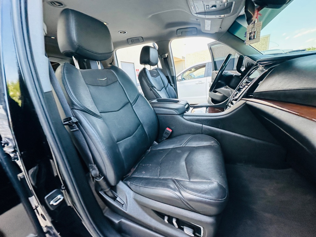 Photo 27 of this CADILLAC ESCALADE