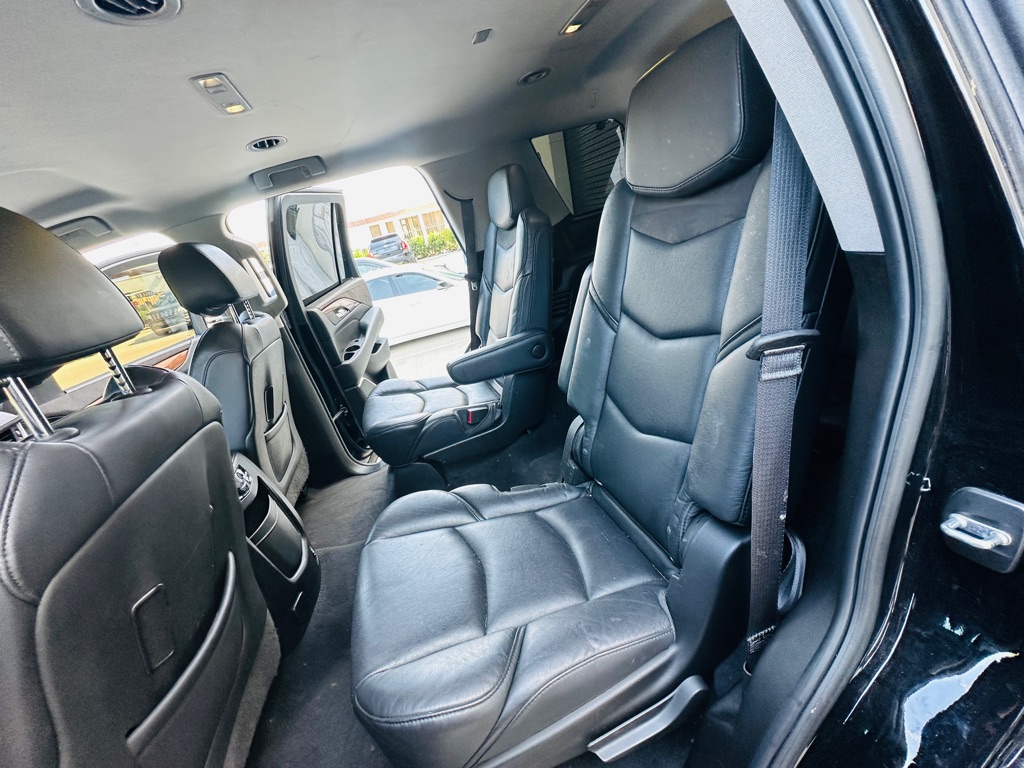 Photo 19 of this CADILLAC ESCALADE