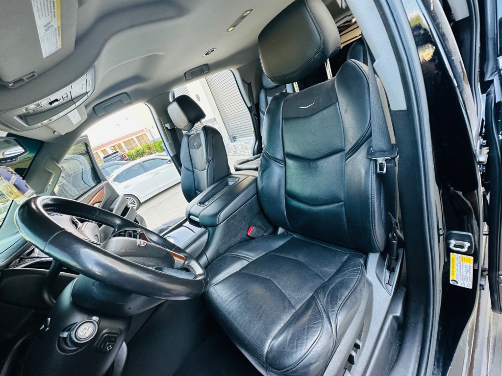 Photo 17 of this CADILLAC ESCALADE