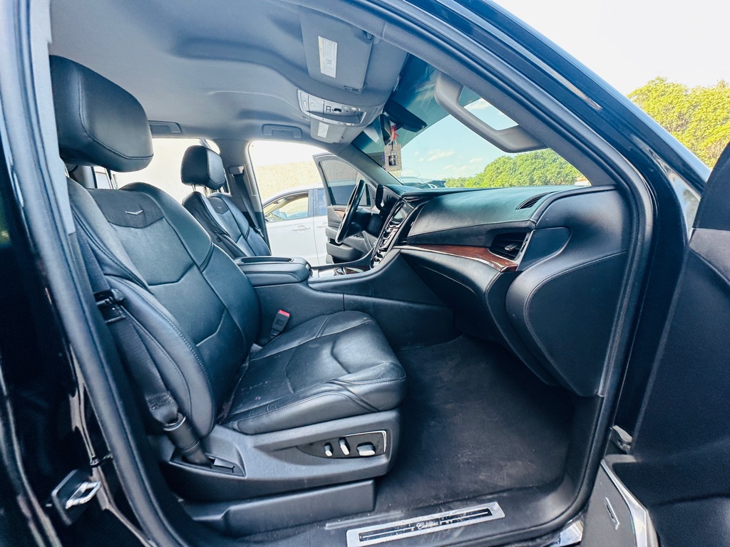 Photo 26 of this CADILLAC ESCALADE