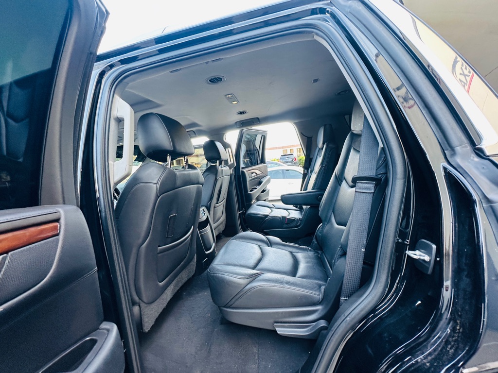Photo 18 of this CADILLAC ESCALADE