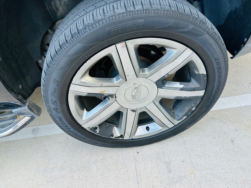 Photo 33 of this CADILLAC ESCALADE