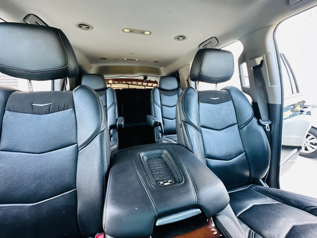 Photo 29 of this CADILLAC ESCALADE