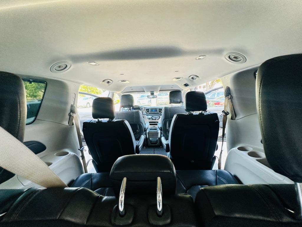 Photo 26 of this CHRYSLER PACIFICA