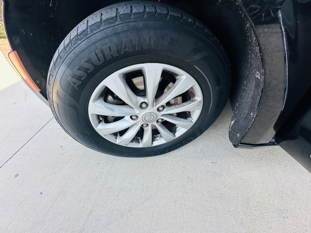 Photo 34 of this CHRYSLER PACIFICA
