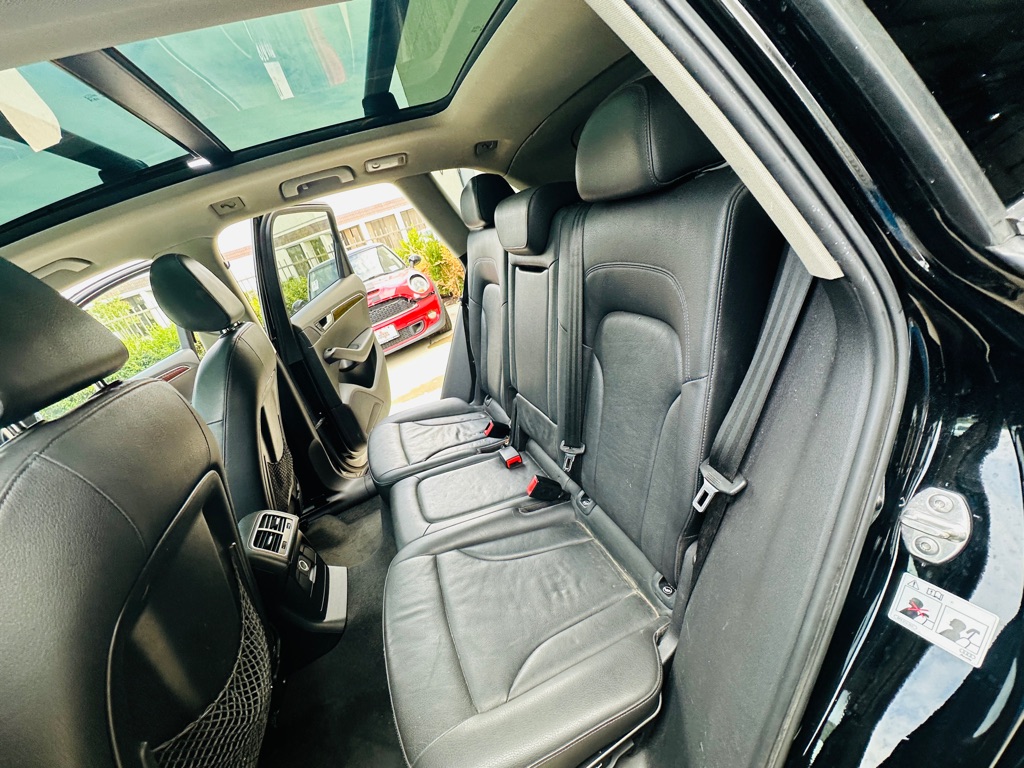 Photo 19 of this AUDI Q5