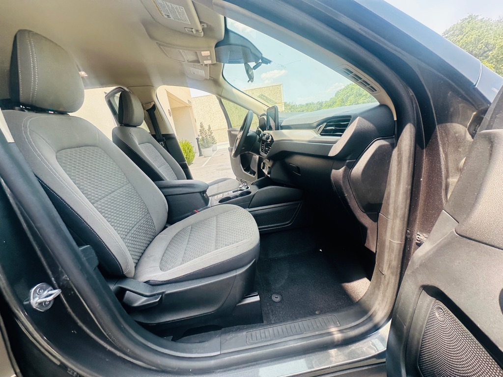 Photo 24 of this FORD ESCAPE