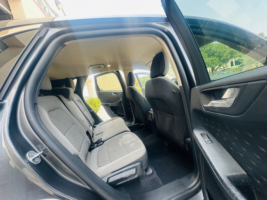 Photo 22 of this FORD ESCAPE