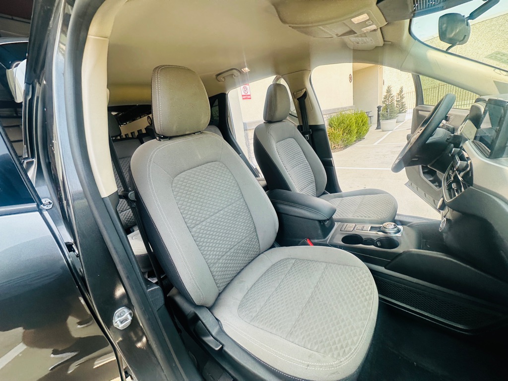 Photo 26 of this FORD ESCAPE