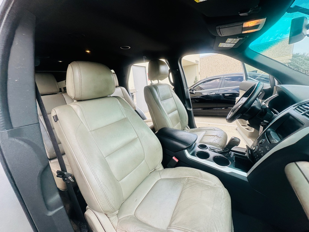 Photo 25 of this FORD EXPLORER