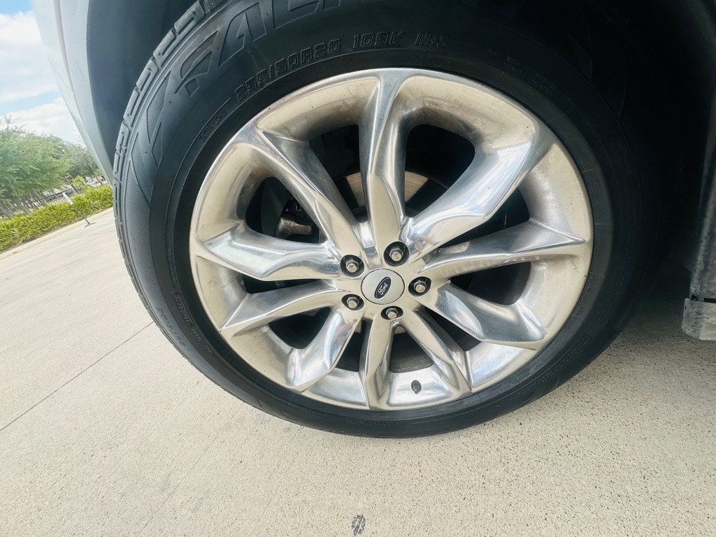 Photo 29 of this FORD EXPLORER