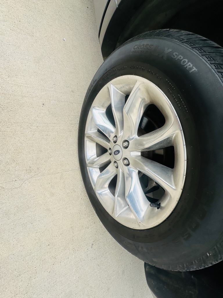 Photo 30 of this FORD EXPLORER
