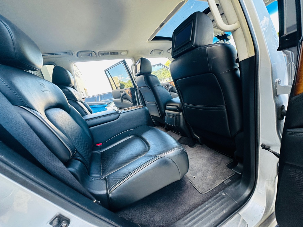 Photo 26 of this INFINITI QX56